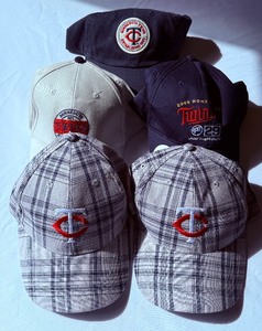 lot 71 image: (5) New Minnesota Twins Baseball Hats