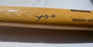 lot 90 image: Jarrod Saltalamacchia Signed Rawlings Big Stick Baseball Bat