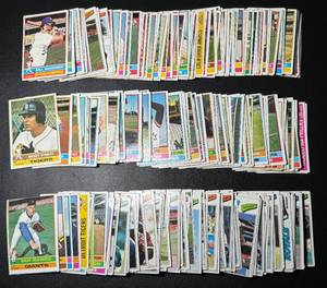 lot 122B image: 200 Card 1976-1977 Topps Vintage Baseball Lot
