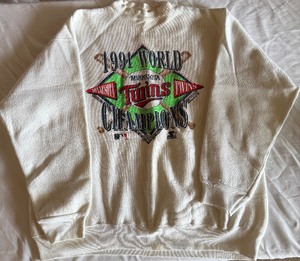 lot 149B image: Minnesota Twins Vintage 1991 World Series Crew Neck Sweatshirt by Starter Size XL
