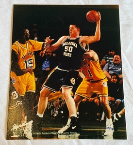 lot 162B image: Bryant Reeves Signed 8x10 Signature Rookies Basketball Photo Numbered 750