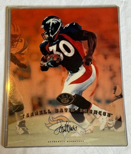 lot 32B image: Terrell Davis Signed 1997 Leaf 8x10 Football Card Photo