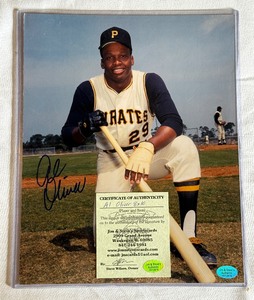 lot 45B image: Al Oliver Signed 8x10 Baseball Photo with COA