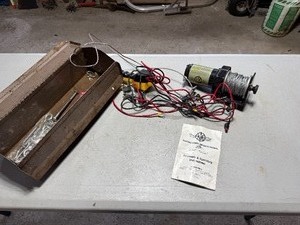 lot 28 image: ELECTIRC WINCH