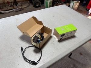 lot 33 image: WIRELESS FM TRASMITTER
