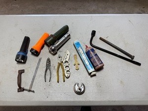 lot 53 image: VARIOUS TOOLS