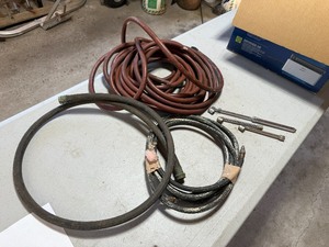 lot 63 image: AIR HOSES AND CHUCKS