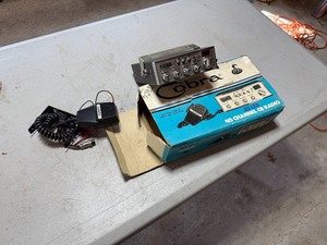 lot 65 image: COBRA CB RADIO