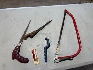 lot 68 image: SMALL HAND SAWS