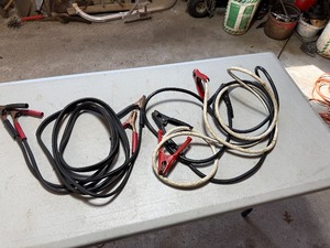 lot 71 image: JUMPER CABLES