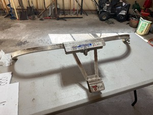 lot 90 image: LADDER HOLDER