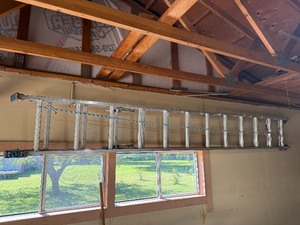 lot 94 image: EXTENSION LADDER