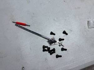 lot 11 image: VALVE STEM TOOLS AND STEMS