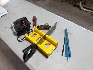 lot 16 image: CUTTING IT