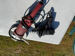 lot 111 image: ELECTRIC GRINDER AND HEAT GUN