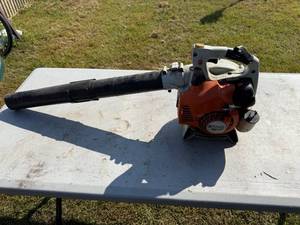 lot 136 image: STIHL BG55 LEAF BLOWER