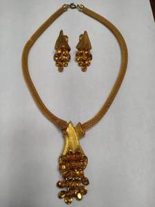 lot 51 image: Rare Vintage Mesh Waterfall Necklace & Clip Earring Set