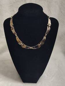 lot 80 image: Barclay Stamped Vintage Necklace