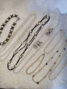 lot 112 image: Assorted Costume Pearls