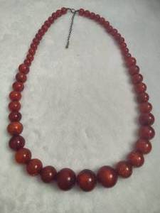 lot 117 image: Chunky Graduated Bead Vintage Necklace