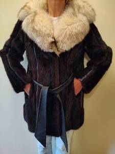 lot 19 image: Daytons Ladies Fur and Leather Belted Jacket