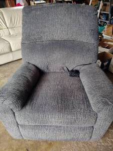 lot 18 image: Gray Electric Reclining Chair