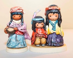 lot 46 image: DeGrazia Goebel Wondering and Little Cooking Girl Figurines