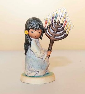lot 47 image: DeGrazia Goebel Festival of Lights Figurine