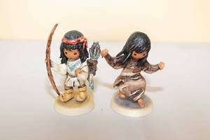 lot 50 image: DeGrazia Goebel Merrily, Merrily, Merrily and My First Arrow Figurines