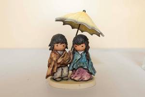 lot 40 image: DeGrazia Goebel Sun Showers Goebel Figurine