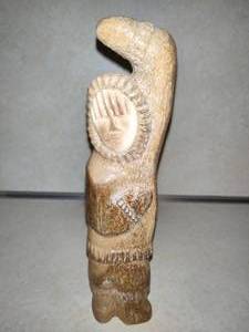 lot 136 image: Hand Carved Eskimo Figurine