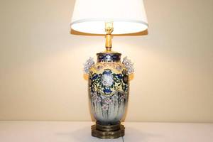 lot 23 image: Rare Vintage Japanese Potter Hand Painted Moriage Floral Dragon Handled Lamp
