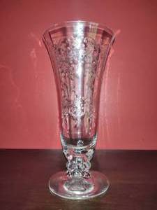 lot 22 image: Vintage Etched Fostoria Meadow Rose Clear Glass Vase