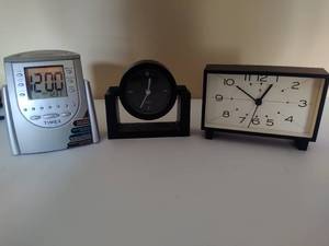 lot 259 image: Assorted Desktop Clocks