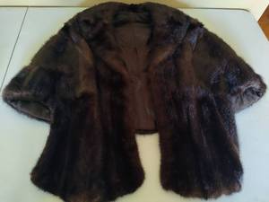lot 265 image: Womens Mink Stoll