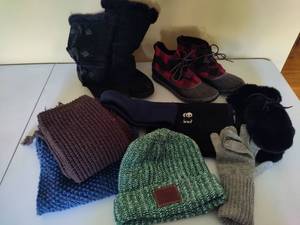 lot 262 image: Sorel & White Mountain Boots & Asst Winter Accessories