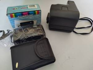 lot 278 image: Suntone Quick Shoot & Polaroid Camera