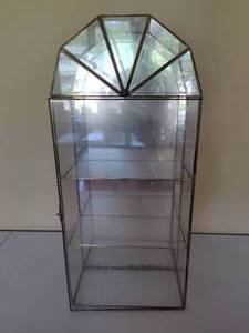 lot 289 image: Glass & Brass Hanging Display Case
