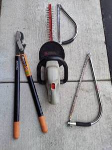 lot 311 image: Assorted Trimmers
