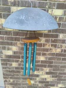 lot 309 image: Wind Chimes