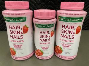 lot 17 image: Natures Bounty Hair Skin & Nails Strawberry Gummies Bundle, 3 Bottles
