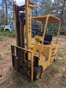 Baker FGD-040 Forklift