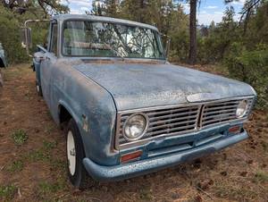 lot 8 image: International Harvester 1310 Truck