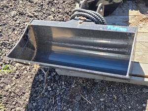 lot 31 image: New Mini Excavator FT-31 Hydraulic Tilt Bucket
