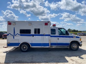 1999 Ford E450 Ambulance only 61,858 miles!