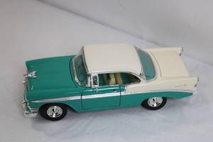lot A-24 image: 118 Scale 1956 Chevrolet Bel Air Diecast Model Car
