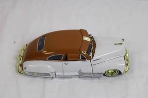 lot 37 image: 1947 Chevrolet Fleetline Aerosedan Diecast Model Car by ERTL