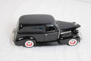 lot 43 image: 124 Scale 1939 Chevrolet Sedan Delivery Diecast Model Car