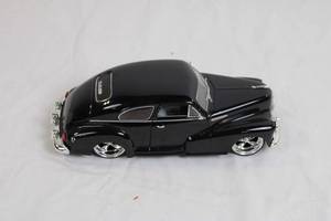lot 44 image: DUB City 1948 Chevrolet Fleetline Die-Cast Model Car 124 Scale