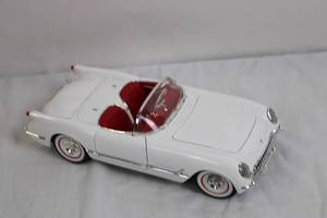 lot 60 image: Die-Cast 1953 Chevrolet Corvette Convertible Model Car with Red Interior